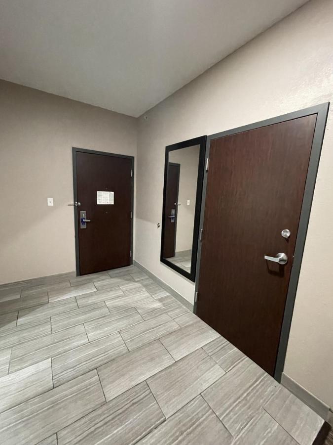 Holiday Inn Express Hotel And Suites Ada By Ihg Exterior photo