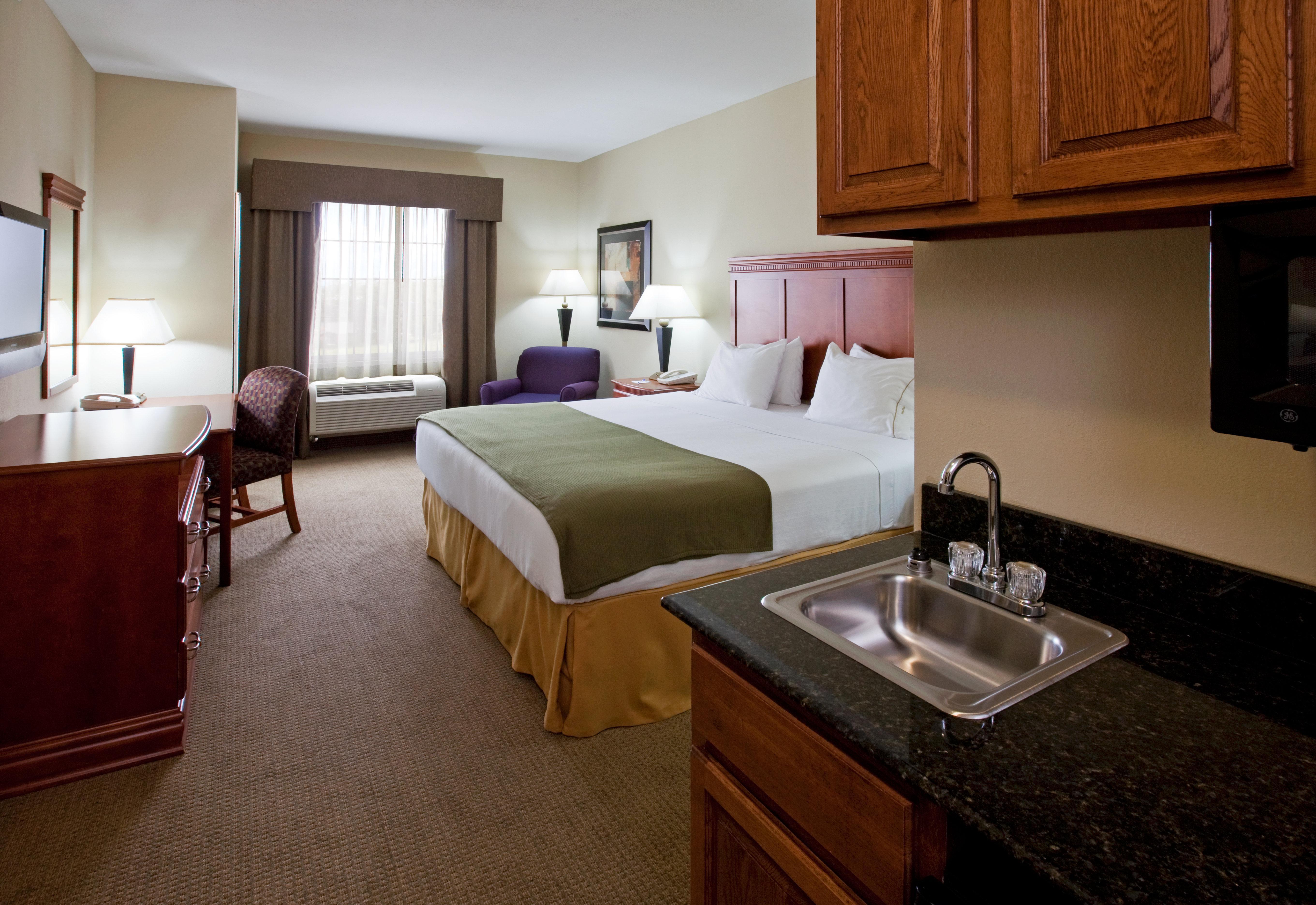 Holiday Inn Express Hotel And Suites Ada By Ihg Room photo