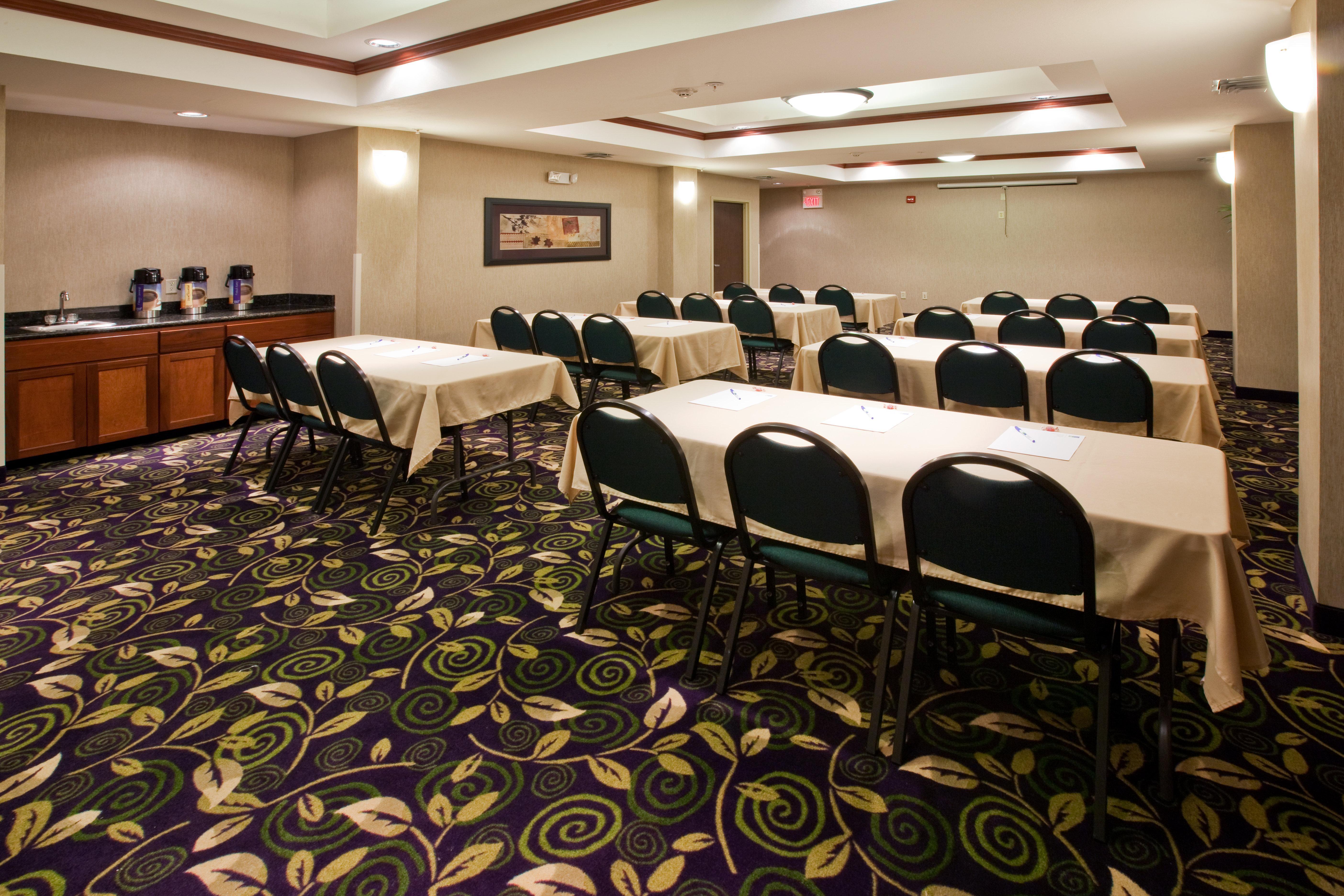Holiday Inn Express Hotel And Suites Ada By Ihg Exterior photo