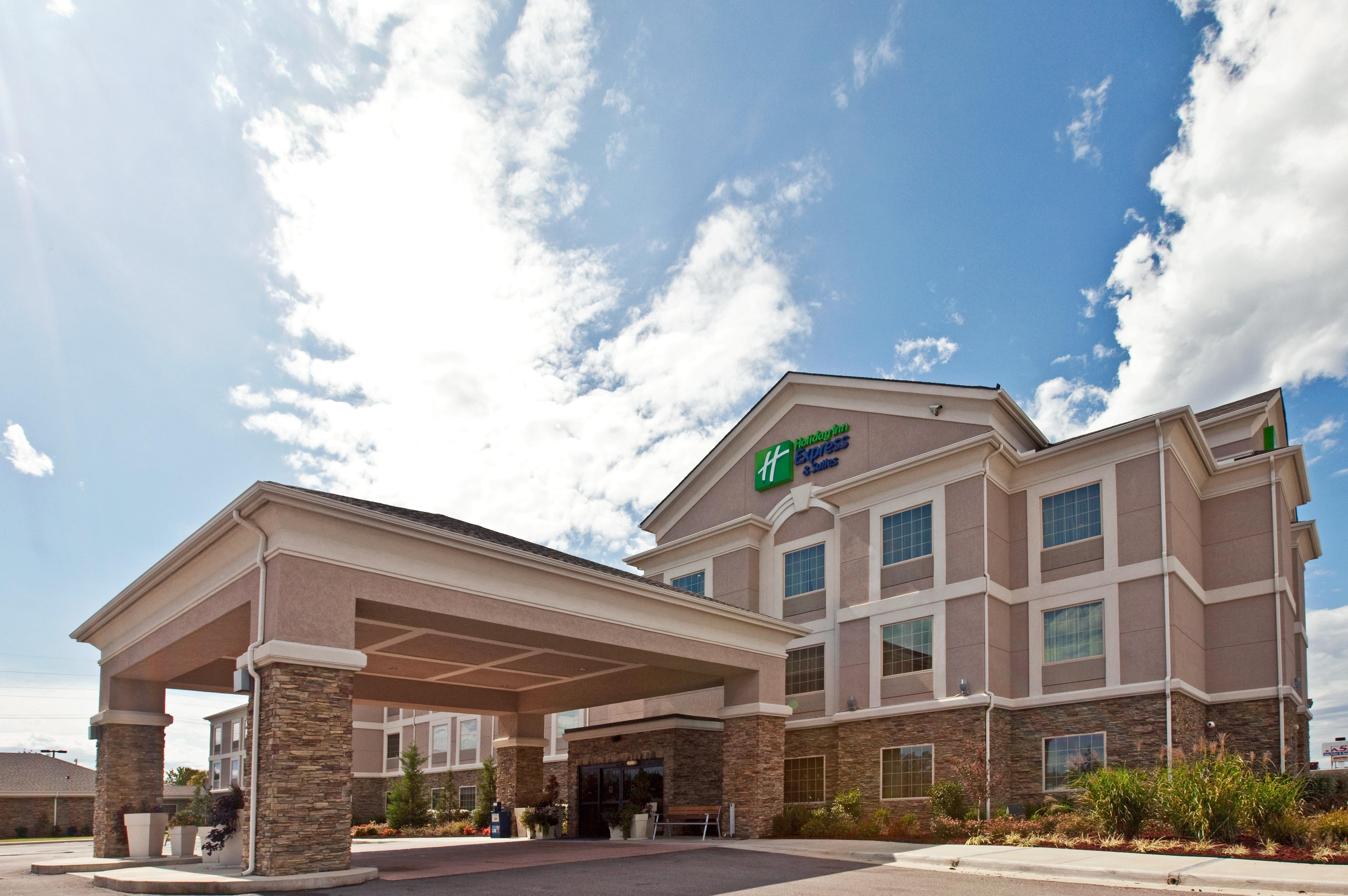 Holiday Inn Express Hotel And Suites Ada By Ihg Exterior photo